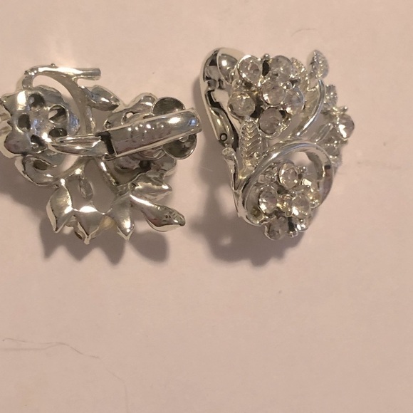 VTG Coro Rhinestone Flower Floral Clip On Earrings 1” - Picture 5 of 6